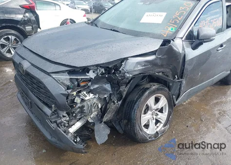 2019 Toyota Rav4 Xle z USA, uszkodzony, nr VIN JTMP1RFV9KJ008663